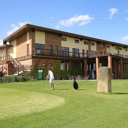 Areal Botanika Hotel Unhost Bagian luar foto