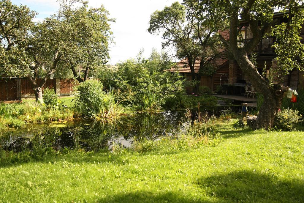 Areal Botanika Hotel Unhost Bagian luar foto