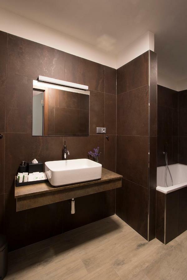 Areal Botanika Hotel Unhost Bagian luar foto