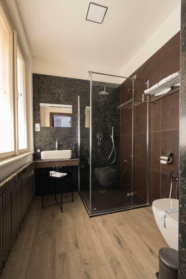 Areal Botanika Hotel Unhost Bagian luar foto
